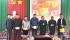 Đoàn lãnh đạo huyện thăm, chúc tết tặng quà cho gia đình chính sách người có công xã Hồ Thầu