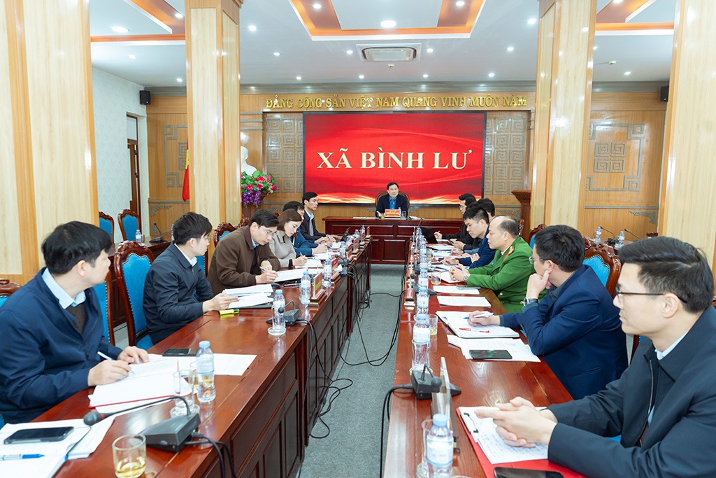 Đồng chí Nguyễn Tuấn Anh – Phó Bí thư Tỉnh ủy làm việc với Ban Thường vụ Đảng ủy xã Bình Lư