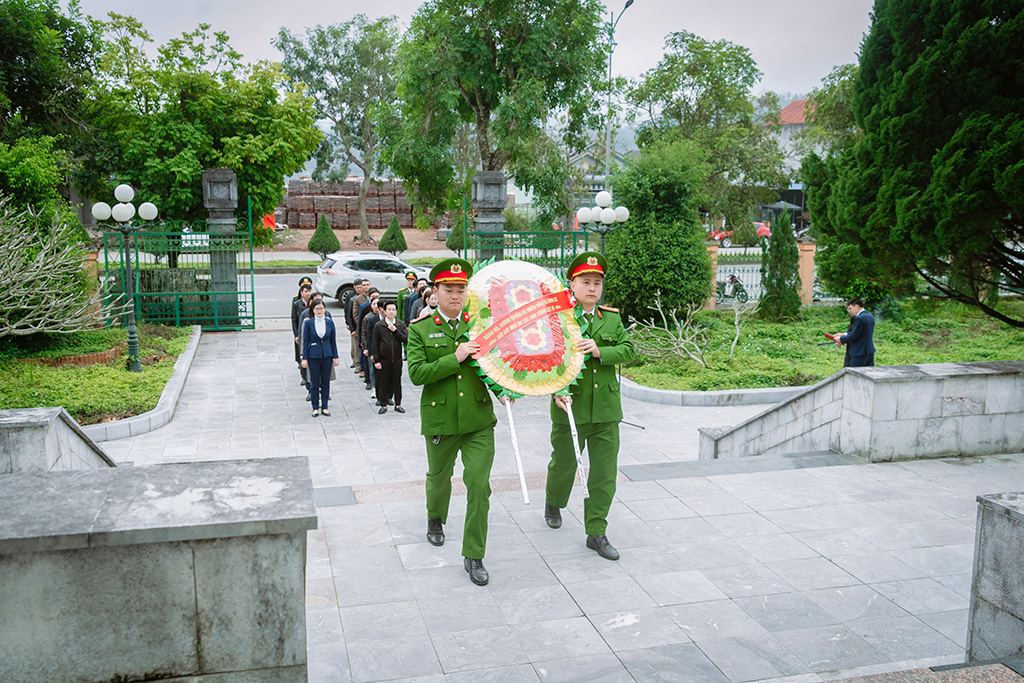 BÌNH LƯ DÂNG HƯƠNG TƯỞNG NIỆM CÁC ANH HÙNG, LIỆT SĨ NHÂN DỊP TẾT NGUYÊN ĐÁN BÍNH NGỌ 2026