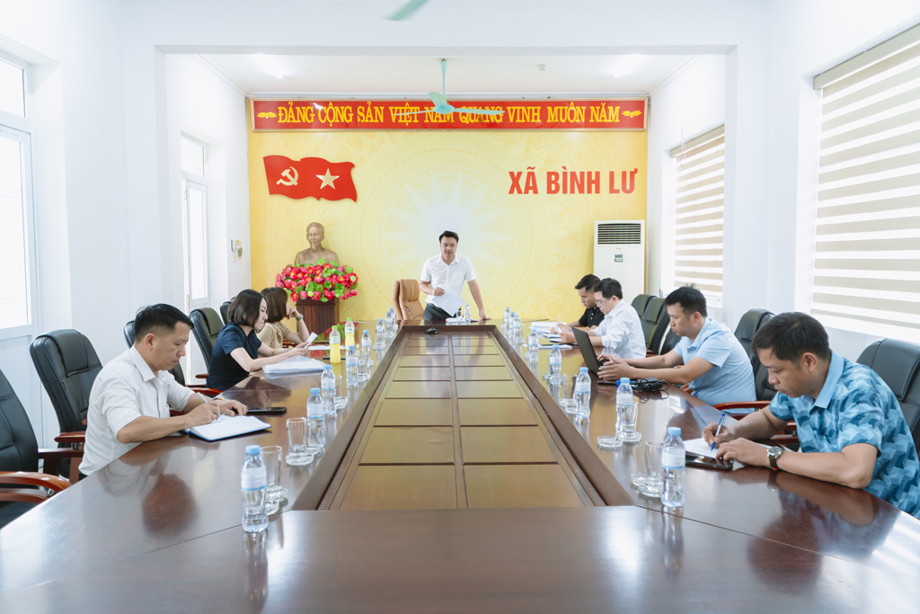 UBND XÃ BÌNH LƯ TUYÊN TRUYỀN, VẬN ĐỘNG HỘ DÂN BÀN GIAO ĐẤT THỰC HIỆN DỰ ÁN HẦM ĐƯỜNG BỘ QUA ĐÈO HOÀNG LIÊN
